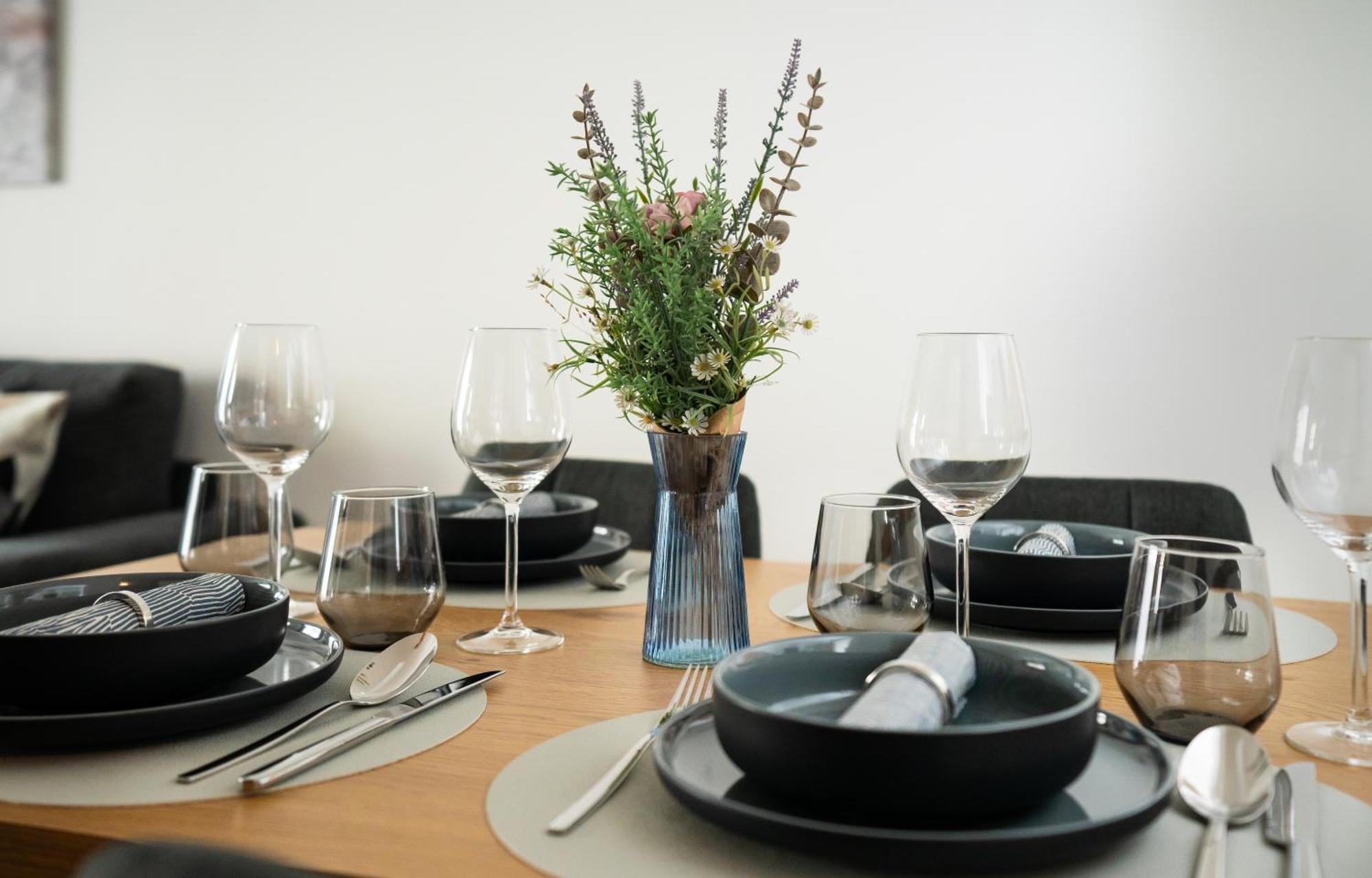 Reitz - Apartment I Zentrale Lage I Stellplatz I 55Qm I 2 Zimmer I Kueche I Bad I Terrasse Bad Hersfeld Exterior foto